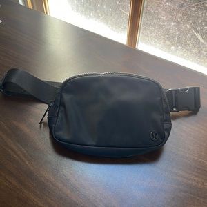 Lululemon Everywhere Belt Bag